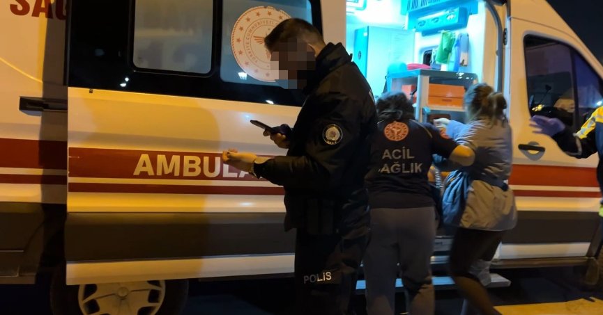 Erkek arkadaşına kızdı, kazara kendini bıçakladı