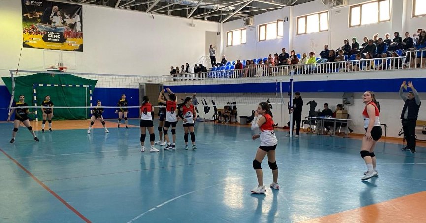 Voleybol turnuvası başladı