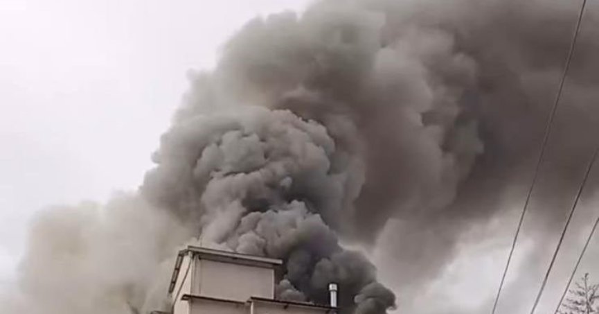 Öğrenci yurdunun çatısı yandı