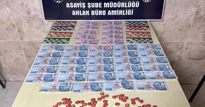 Kumar oynayan 8 kişiye 51 bin 400 lira ceza verildi