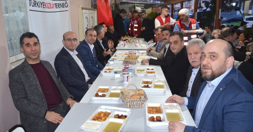 Kızılay Karamürsel’den iftar programı
