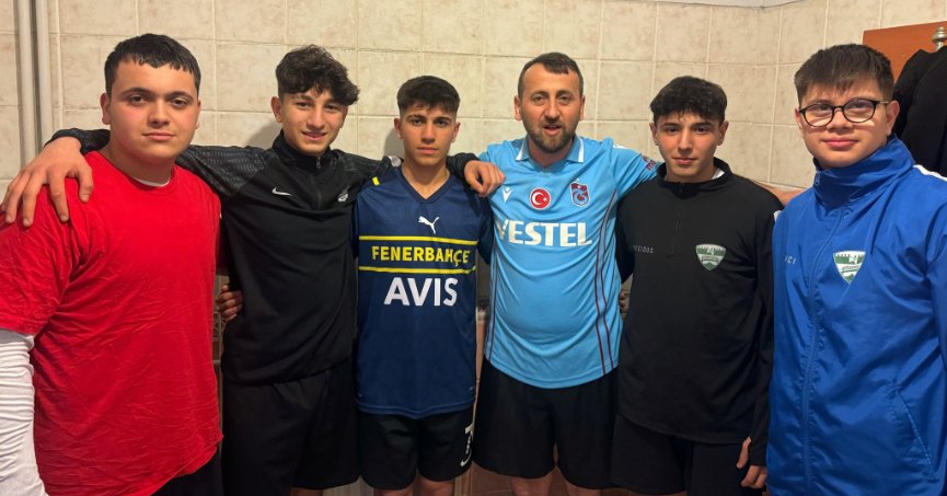 Aynacı’dan gençlere sosyal alan sözü