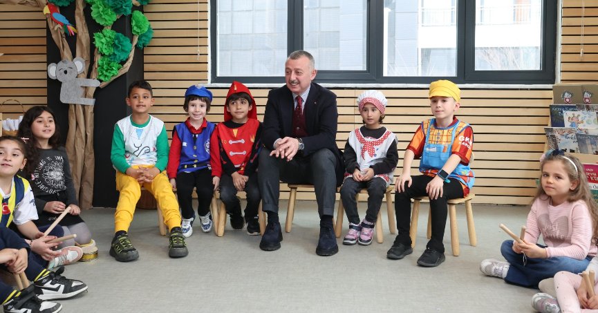 Büyükakın, çocukların Ramazan şenliğine katıldı