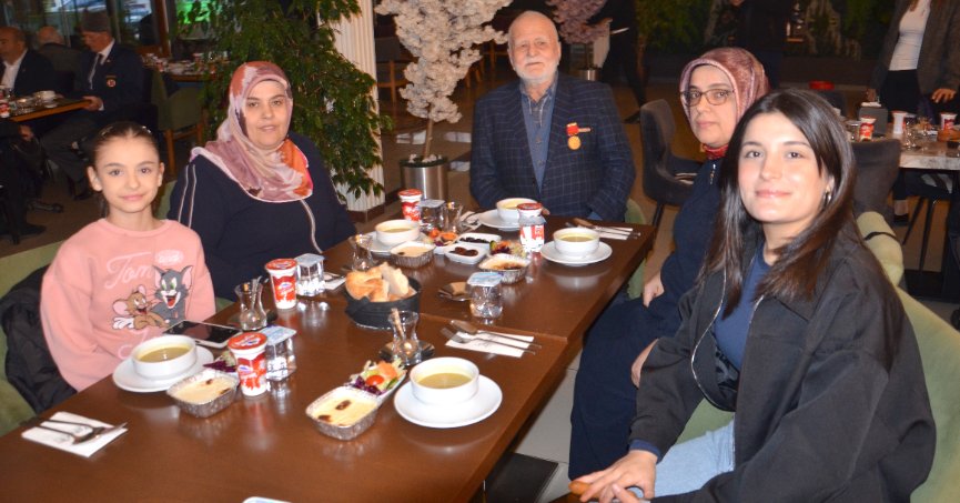 Şehit yakınları ve gaziler iftarda buluştu
