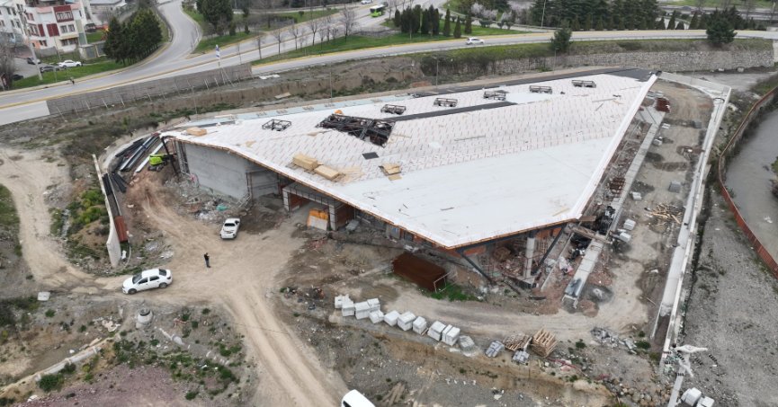 Yeni Gölcük Terminali hızla devam ediyor