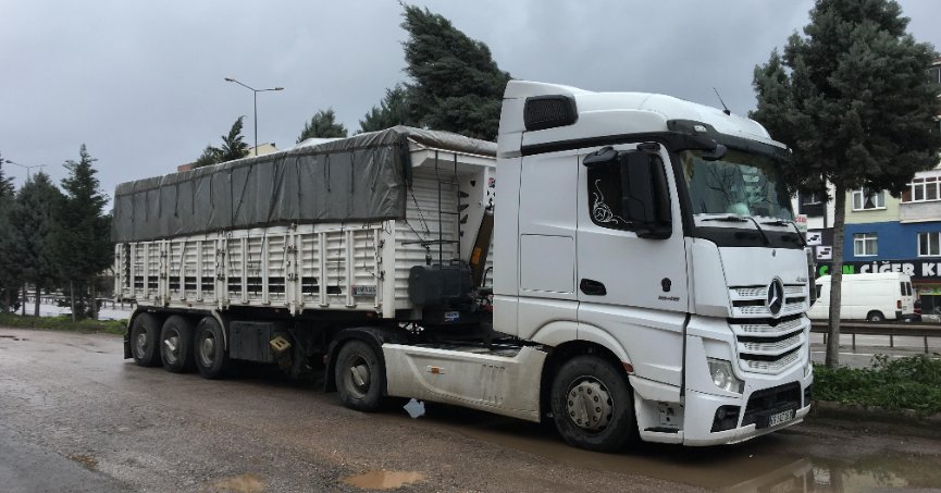 Yaşanan arbedede polisin parmağı kırıldı