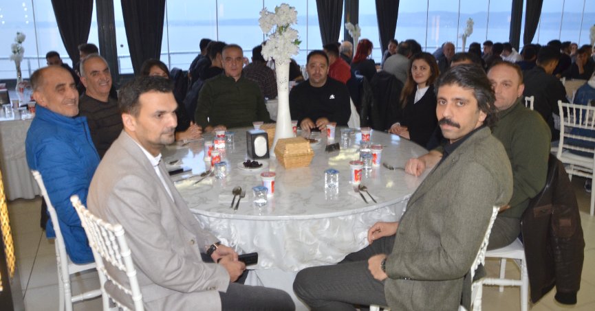 Kızılay Karamürsel, öğrencilere iftar verdi