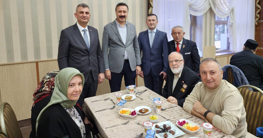 Sezer, şehit aileleri ile iftarda buluştu