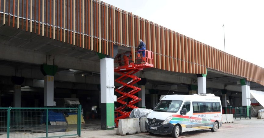 Kapalı pazar alanına sundurma yapılıyor