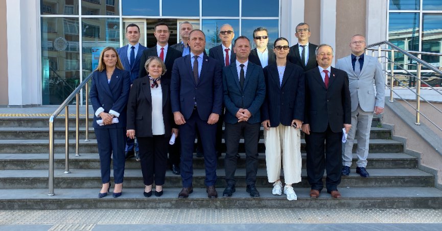 CHP’li meclis üyeleri mazbatalarını aldı