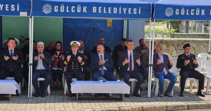 Protokolden şehitliğe ziyaret