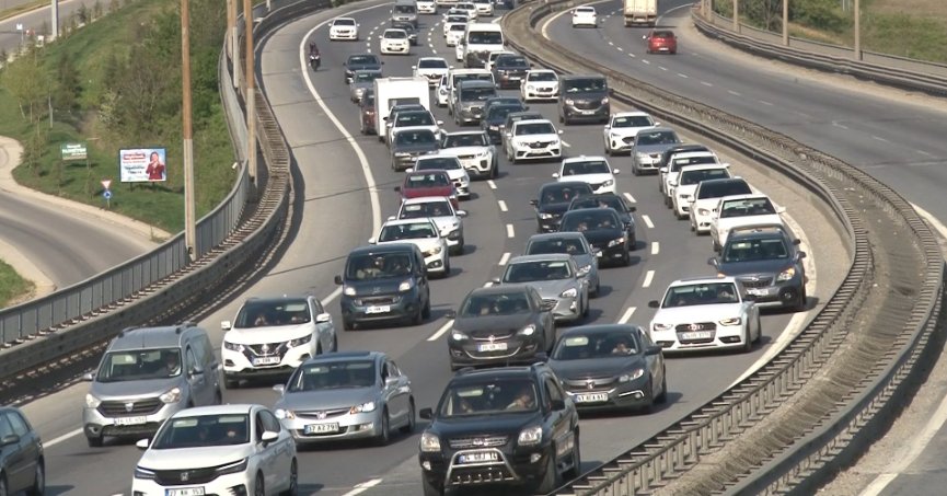 TEM’de bayram trafiği yoğunluğu yaşandı