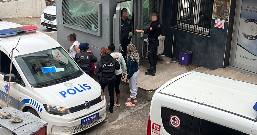 İzinsiz çalışan yabancı uyruklu 8 kadın yakalandı