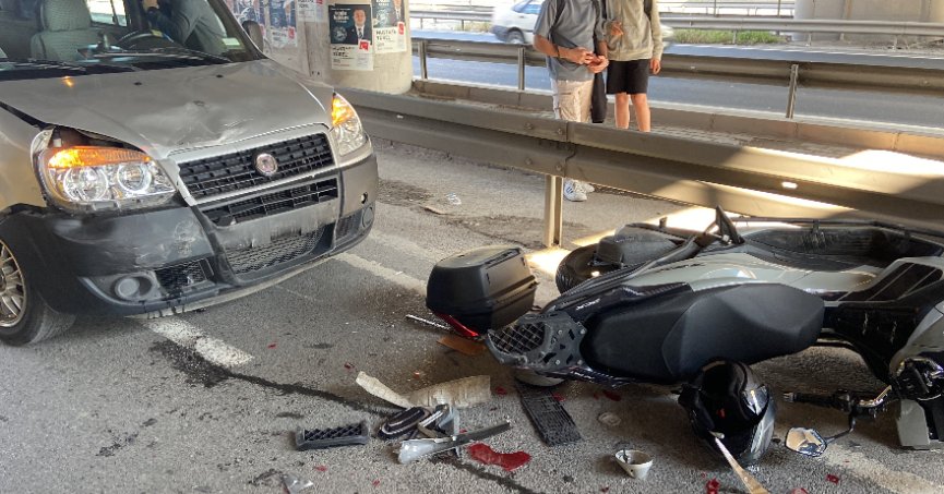 Hafif ticari araç motosiklete çarptı: 1 yaralı