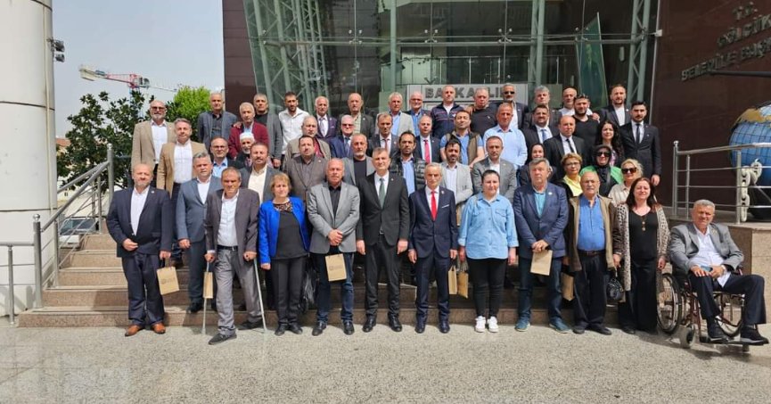 Sezer, muhtarlarla bir araya geldi