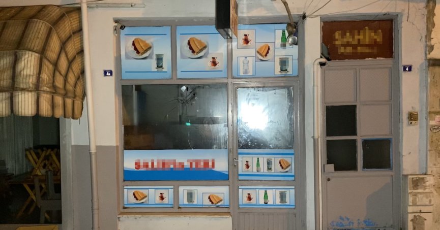Çay ocağının camını kıran şahsı vurdu