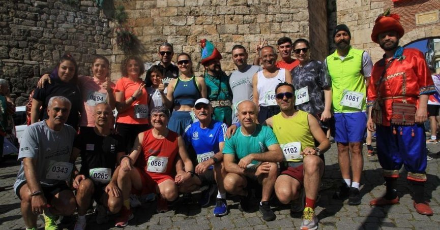 Atletlerimiz Bursa'dan kupa ile döndü