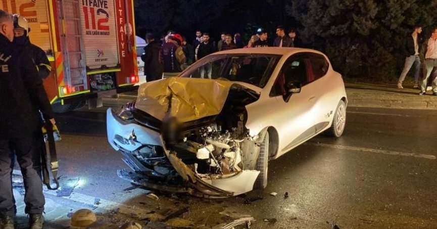 İki otomobil çarpıştı: 1 yaralı