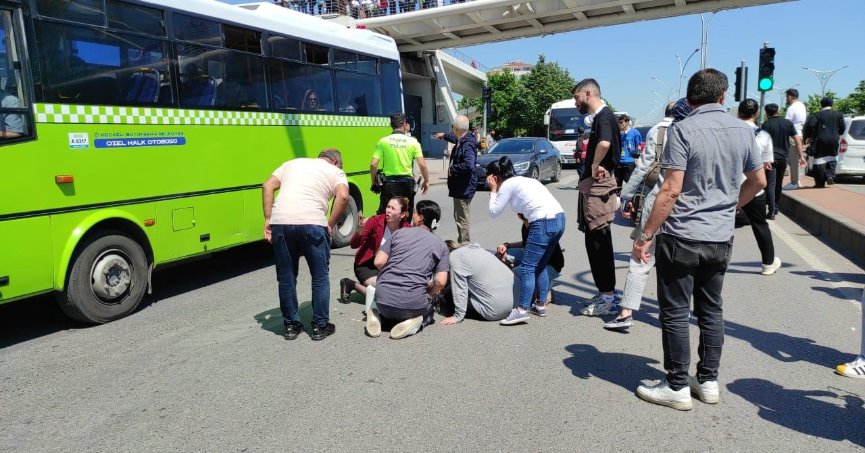 Yolun karşısına geçmek isteyen kadına otomobil çarptı