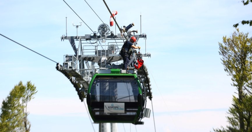 İtfaiyeden teleferikte nefes kesen tatbikat