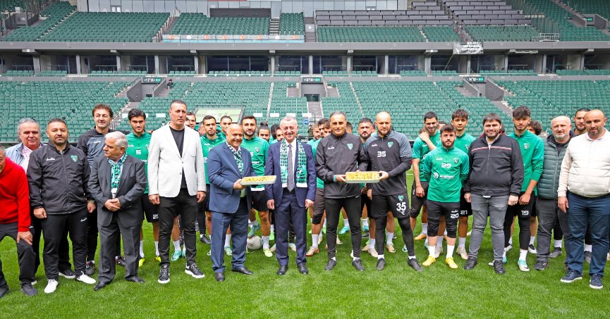 Futbolcular Büyükakın’a söz verdi