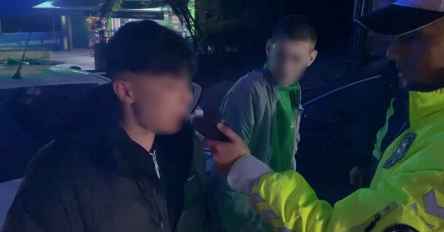 Yaralı arkadaşını bırakıp kaçtığı kaza yerine geldi