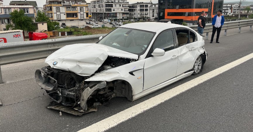 TEM’de 3 otomobil çarpıştı: 3 yaralı