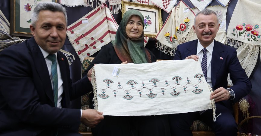 KO-MEK ilçe sergileri sürüyor