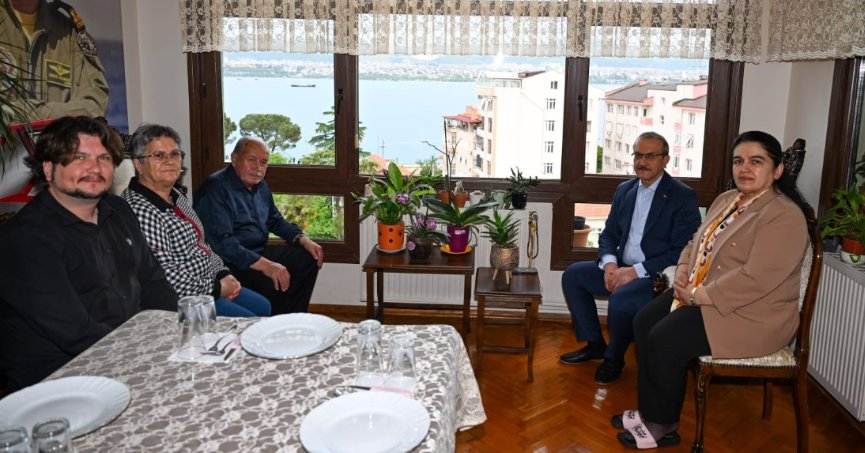 Yavuz çiftinden şehit annesine ziyaret