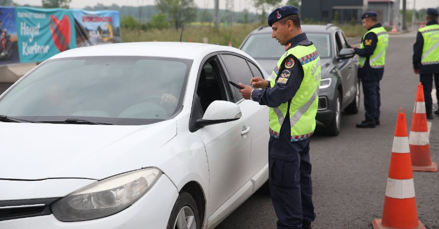 Otoyolda 24 saat hız ihlali nöbeti
