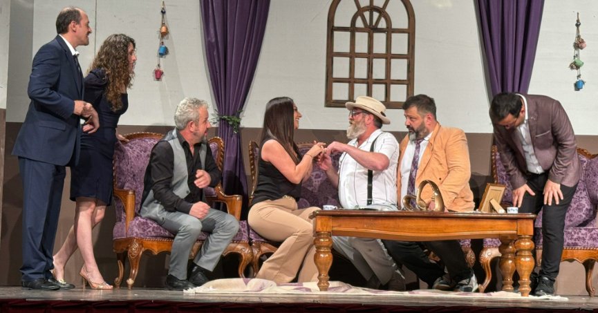 Dest-i İzdivaç ayakta alkışlandı