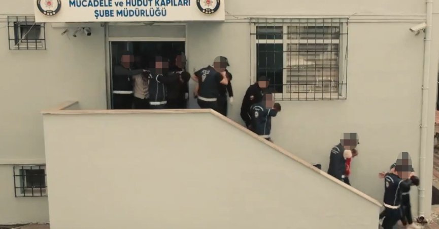 “Kalkan-22” operasyonları: 40 göçmen kaçakçısı yakalandı