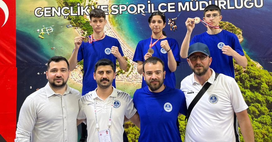 Kağıtsporlu sporcular madalyayla döndü