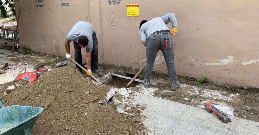 Trafonun kabloları yeni yerine alındı