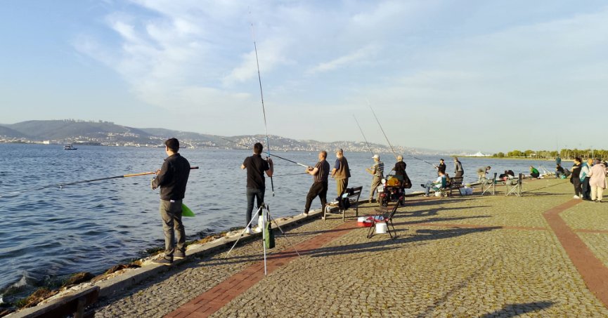 Amatör balıkçılar  Kavaklı’ya akın etti