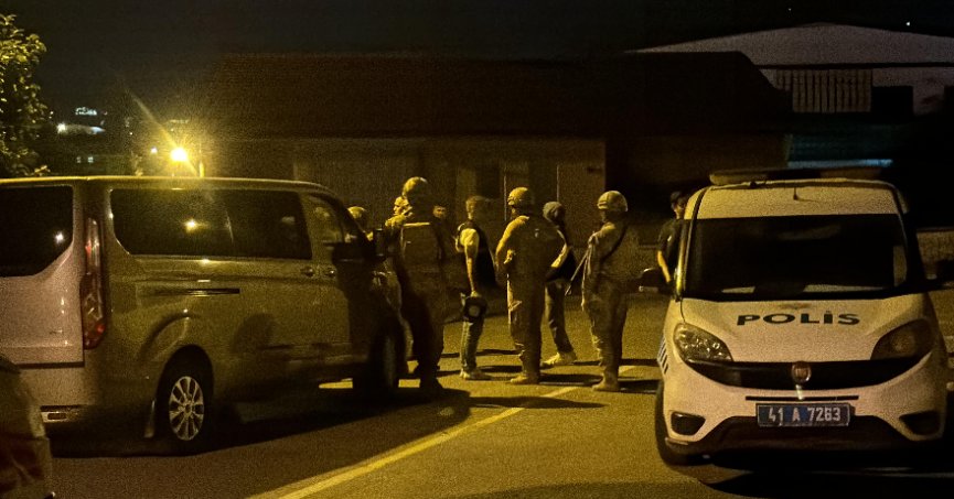 Pompalı tüfekle sokağa çıkan kişi 4 saatte ikna edildi