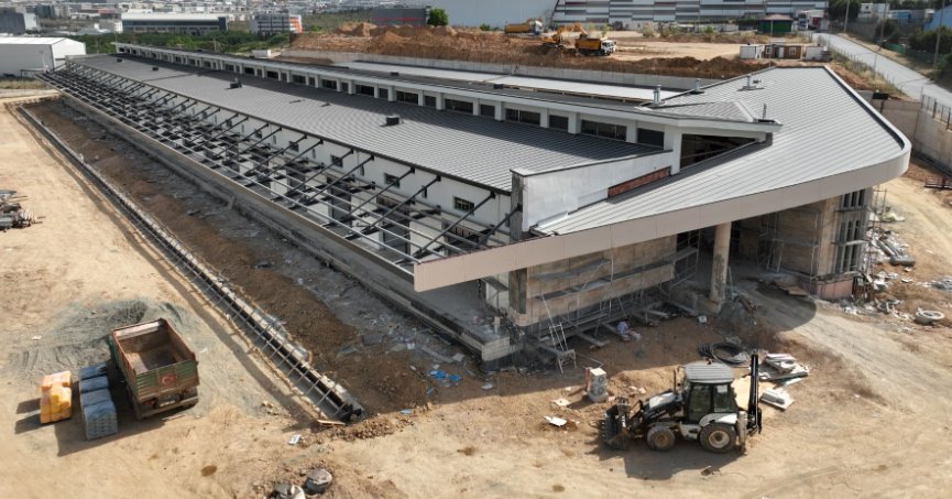 Yeni hal binasında çalışmalar sürüyor