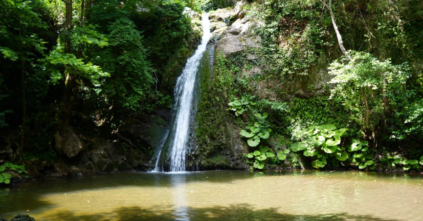 Çınarlıdere Şelalesi hayran bırakıyor