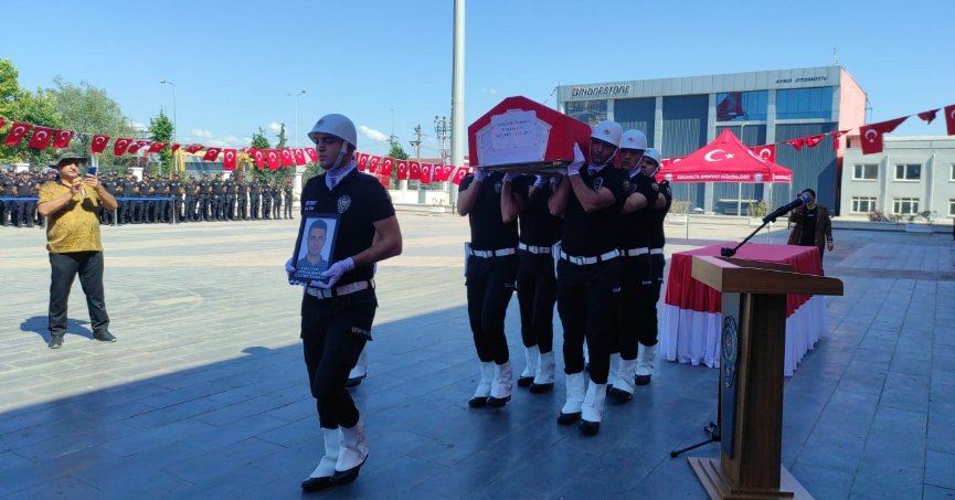 Şehit polis için Emniyet Müdürlüğü’nde tören