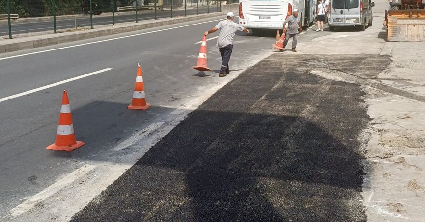 Halıdere’de yol kenarı bakımı tamamlandı
