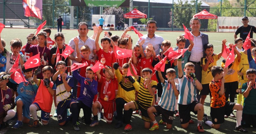 Minikler Dünya Kupası nefes kesti