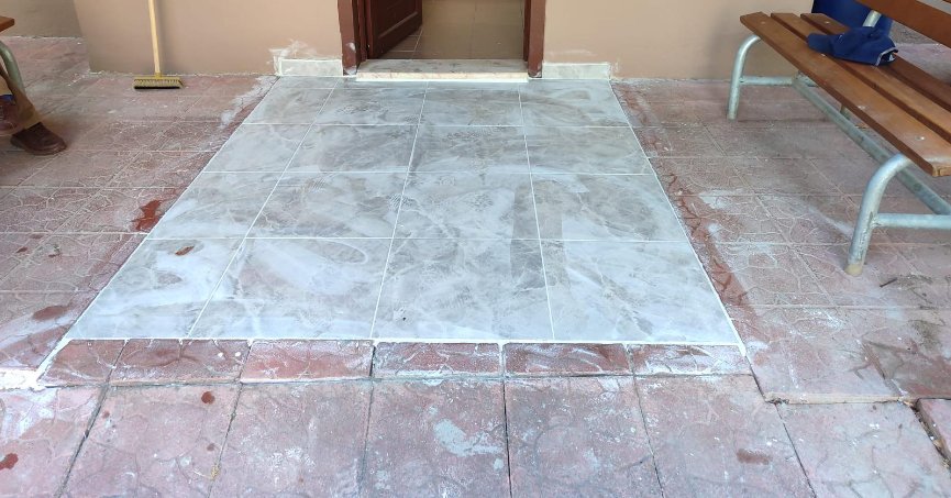 Muhtarlığın girişi yenilendi