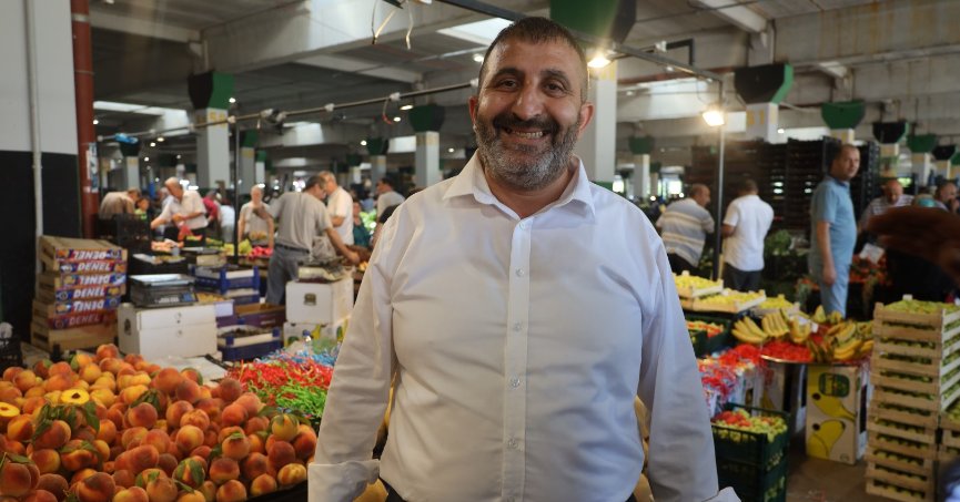 Pazarcı esnafı istedi, Büyükşehir yaptı