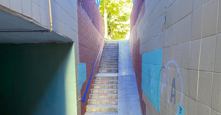 Engelli rampası yeniden yapılmalı