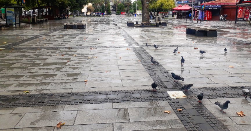 Anıtpark’ın zeminine çözüm isteniyor