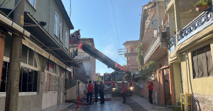 Kurs binasında korkutan yangın