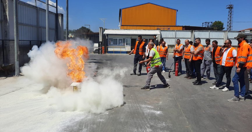 Büyükşehir İtfaiyesi’nden firma personeline eğitim