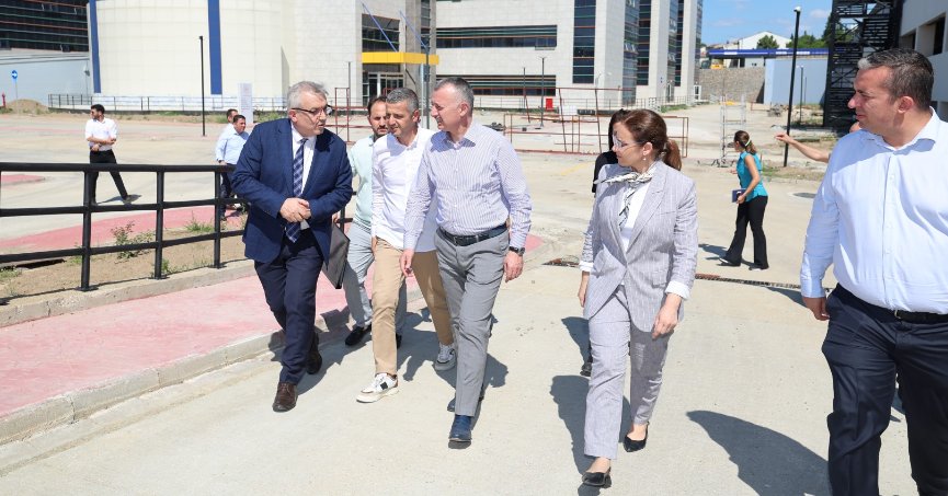Büyükakın’dan yeni hastanede inceleme