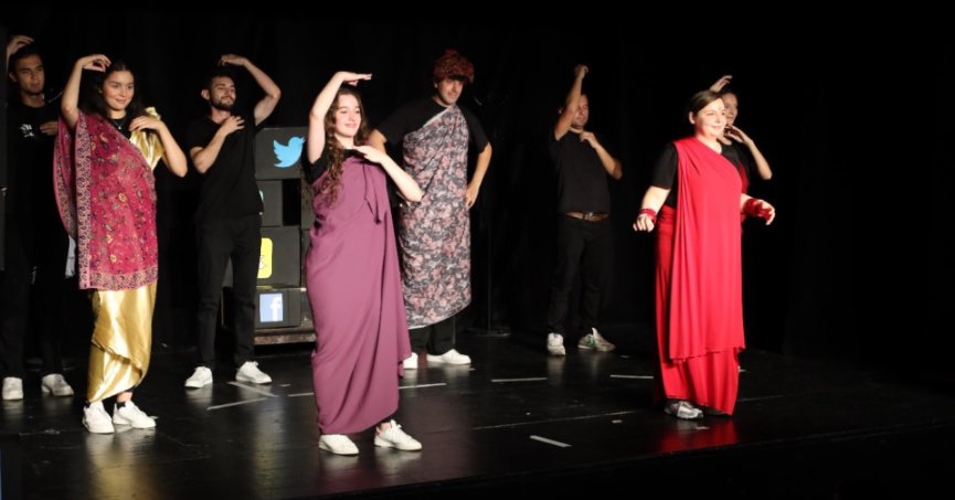 KO-MEK kursiyerlerinin oyunu beğeniyle izlendi