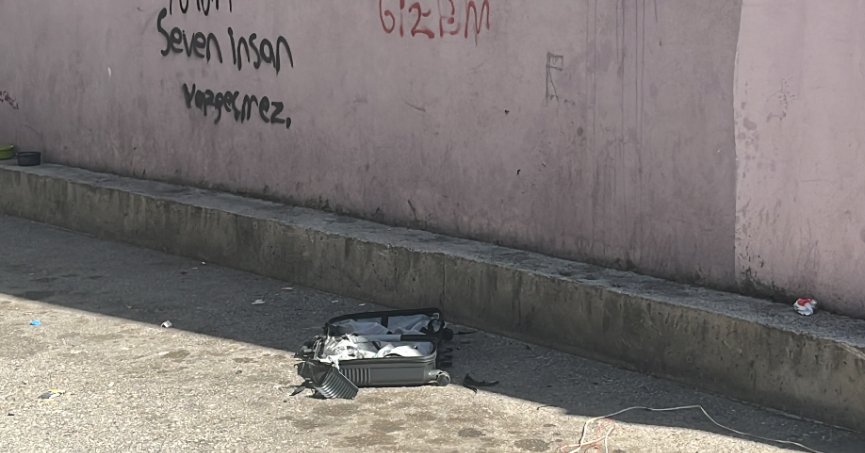 Şüpheli valiz fünye ile patlatıldı